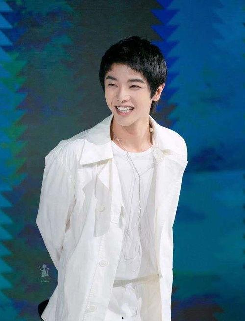 娱乐吃瓜群众华晨宇,娱乐界的“瓜王”传奇 第2张 娱乐吃瓜群众华晨宇,娱乐界的“瓜王”传奇 第2张