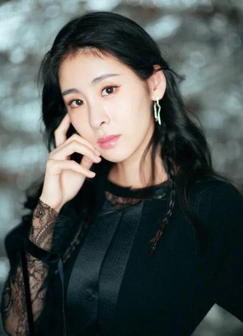 娱乐吃瓜群众华晨宇,娱乐界的“瓜王”传奇 第3张 娱乐吃瓜群众华晨宇,娱乐界的“瓜王”传奇 第3张