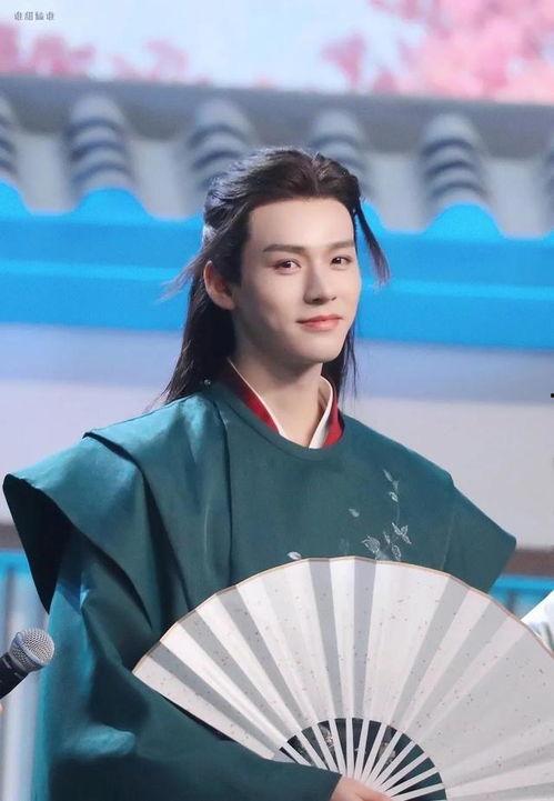 娱乐圈一线吃瓜选手是谁,揭秘幕后风云人物! 第3张 娱乐圈一线吃瓜选手是谁,揭秘幕后风云人物! 第3张