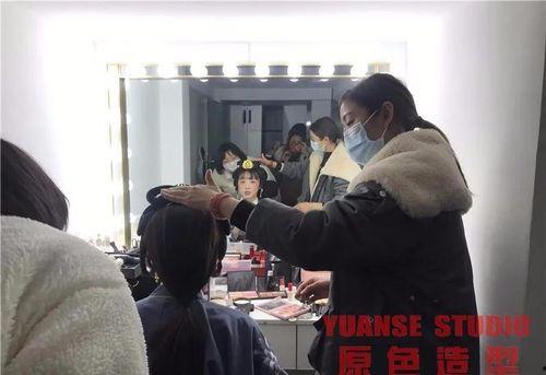 娱乐公司员工吃瓜现场,员工吃瓜现场揭秘幕后故事 第3张 娱乐公司员工吃瓜现场,员工吃瓜现场揭秘幕后故事 第3张