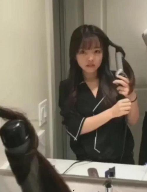 吃瓜娱乐微博头像图片女,揭秘吃瓜娱乐微博头像女生背后的故事” 第1张 吃瓜娱乐微博头像图片女,揭秘吃瓜娱乐微博头像女生背后的故事” 第1张